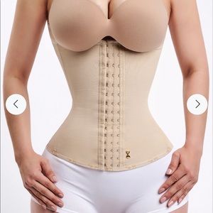 Sol Beauty & Care Hourglass Waist
Trainer
NEVER USED!!
RETAIL PRICE: $126